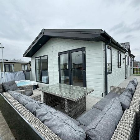Golden Anchor - The Oakland Lodge - Coastal Caravan Breaks Chapel Saint Leonards Eksteriør billede